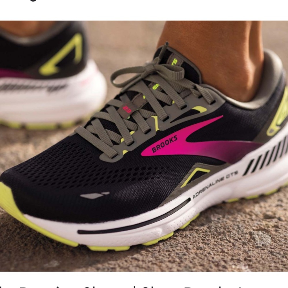 Brooks Adrenaline 23 GTS  women’s black and pink